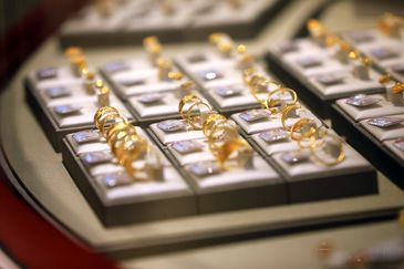 黄金白银急跌！银行再次集体提示警示风险，黄金还能投资吗