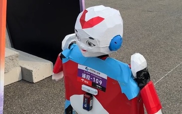 视频丨没搞错，它真的来跑半马！一个机器人的励志故事