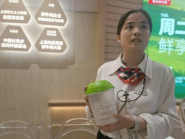 再也不用手撕保鲜膜了！北京外卖绿色包装新标准颁布后，记者实探