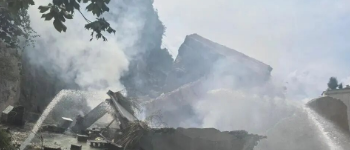 重庆山体崩塌，最大山石相当于一栋楼