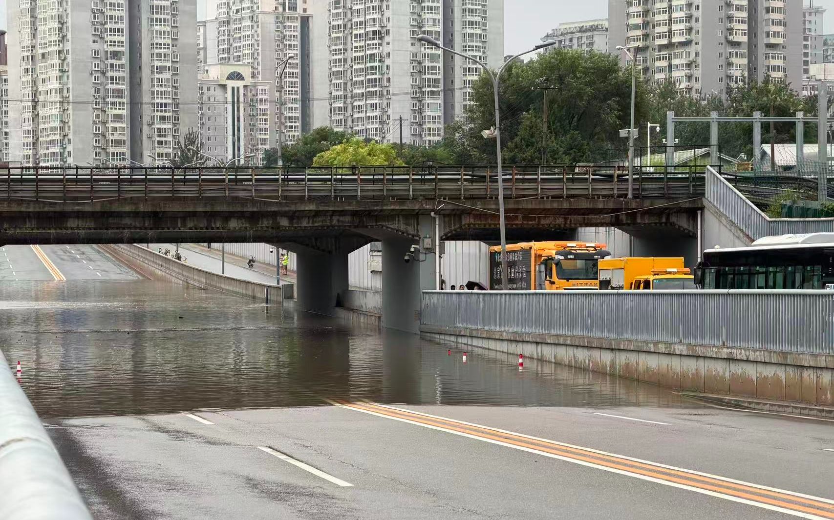 视频｜朝阳区红军营桥积水最深170厘米，道路已恢复通行