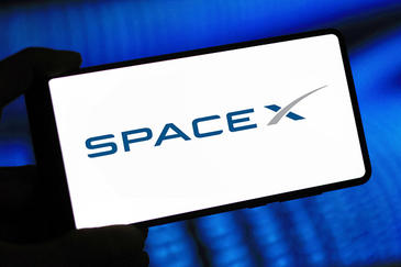 星链养家、AI烧钱、火箭亏本 SpaceX的“万亿营收”梦能圆吗