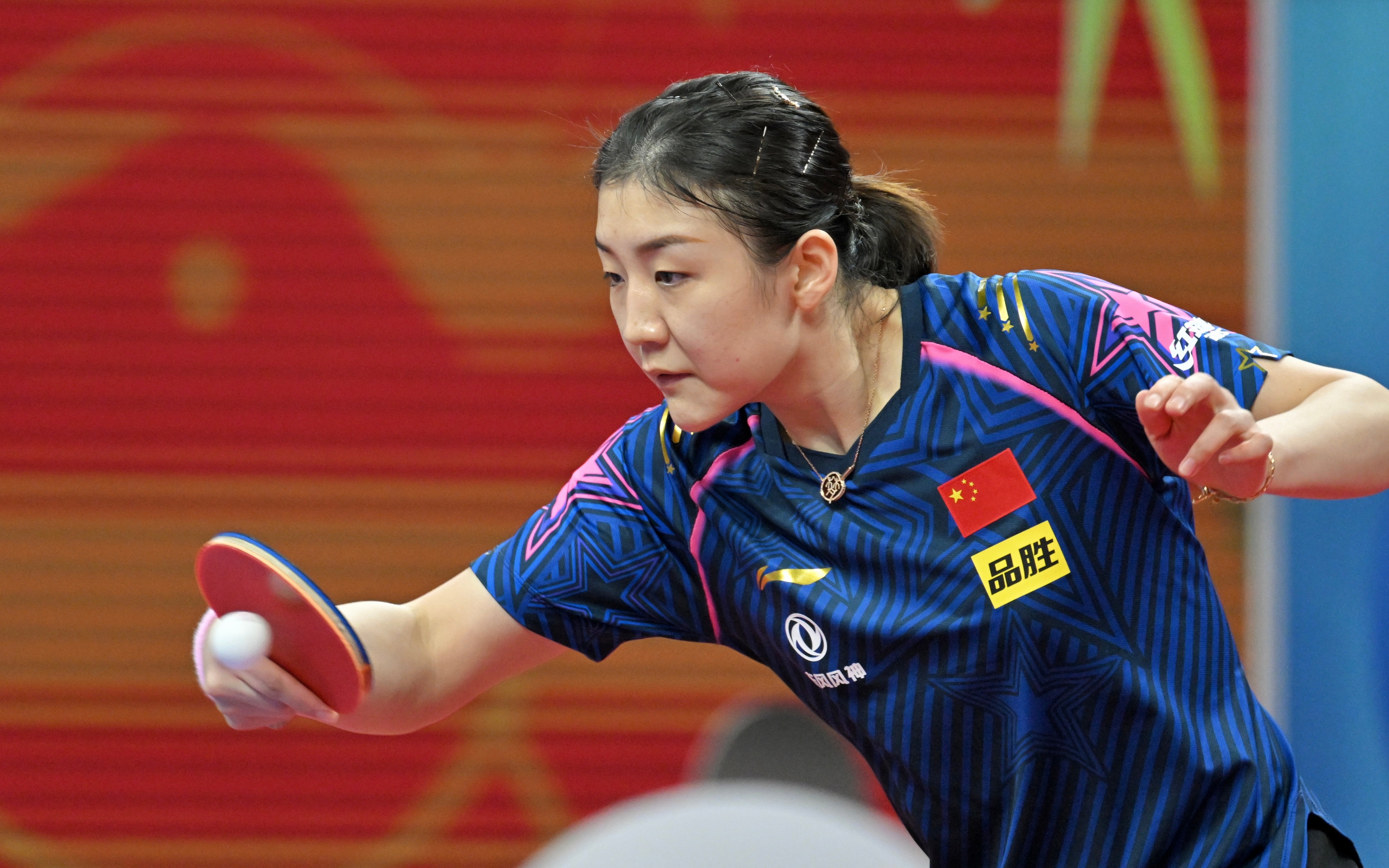 3场比赛换3套阵容，中国女乒世乒赛小组第一出线