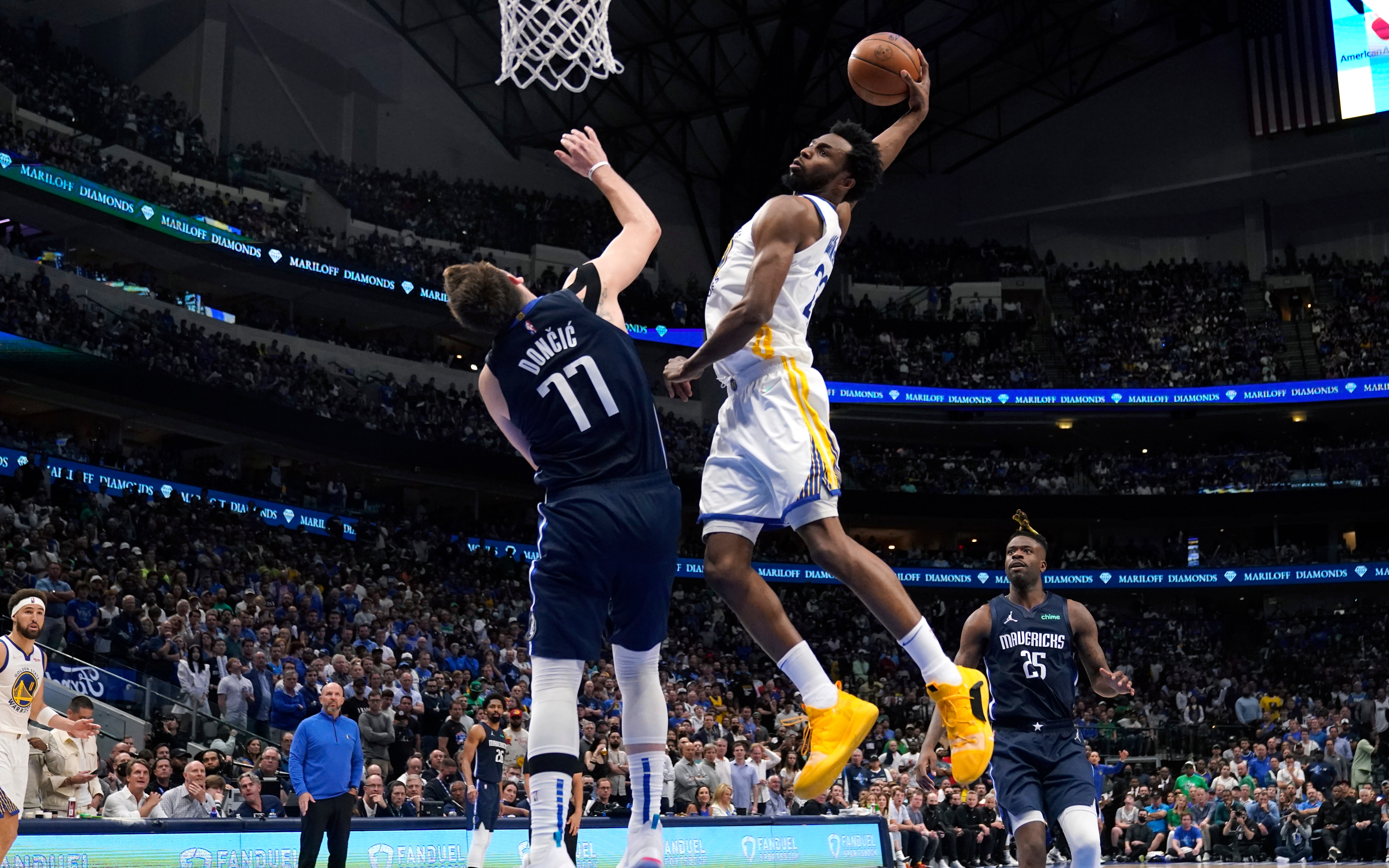 观赛台唐凯是中国首位进入one冠军赛官方排名的男子综合格斗选手,在