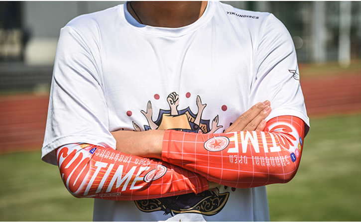 飞盘内行该置办哪些装备？女性玩家穿缩短裤是有道理的 — 新京报