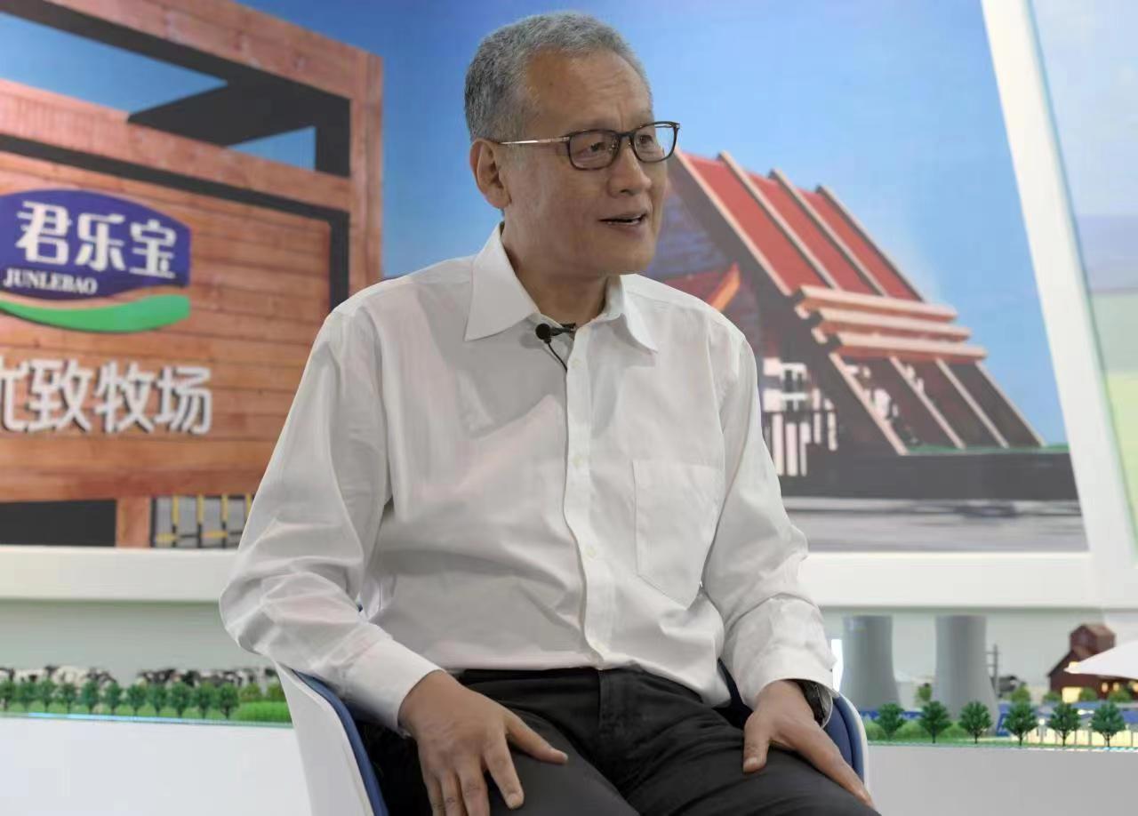 君乐宝乳业董事长魏立华:未来最好的奶粉一定在中国魏立华表示乳业