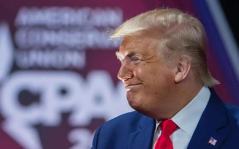 特朗普被“搜家”，一场党争大戏正在美国演出