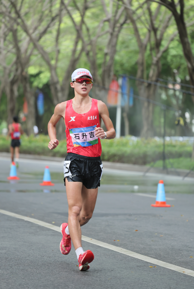 转项半年多学青会摘金，赛跑小将为了打牢根基春节不回家｜专访 — 新京报