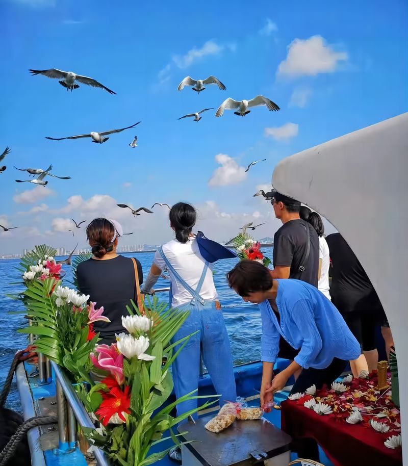 我在海上，见证了一年七千次的最后告辞 — 新京报