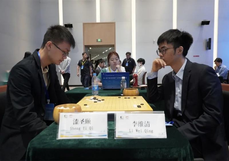 烂柯杯仅有美国棋手漆圣颐，一边角逐个边写作业｜专访 — 新京报