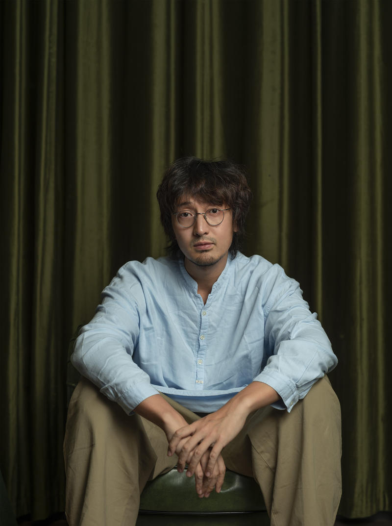 王传君：如今看这个天下，没那末嬉笑了丨人物 — 新京报