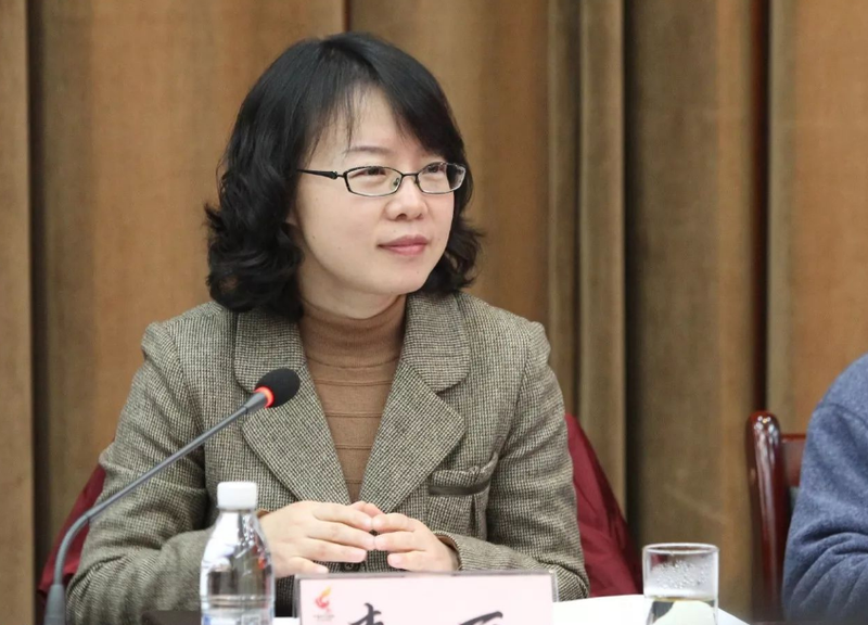 李京统>此前,李丽任黄石市政府副市长,九三学社黄石市委会主委,市