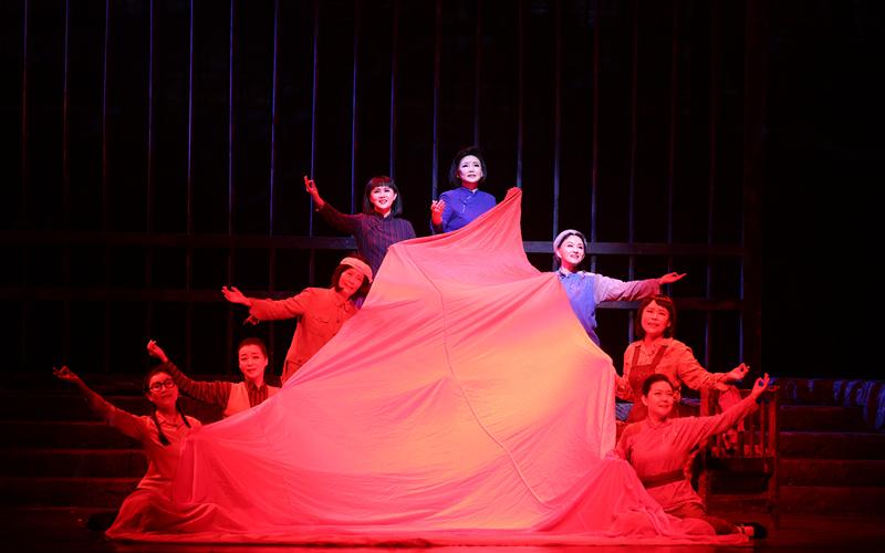 留念歌剧《江姐》公演60周年，“第五代江姐”王莉放歌羊城 — 新京报