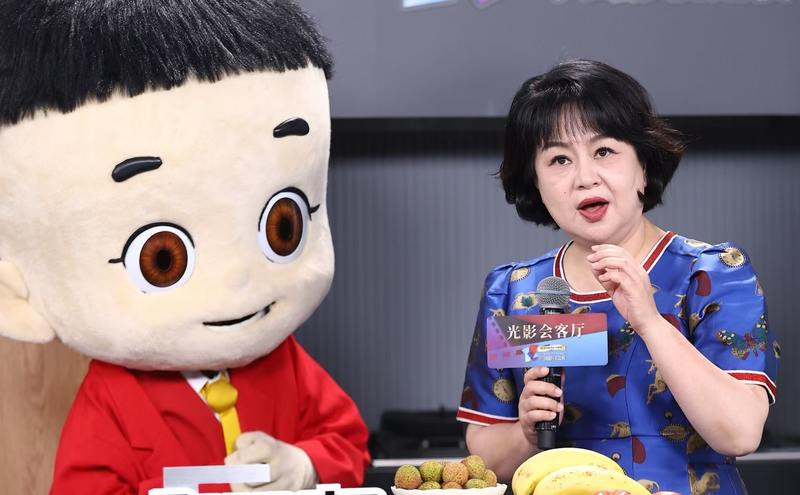 鞠萍：特意想把“围裙妈妈”标志摆在“鞠萍姐姐”前面 — 新京报