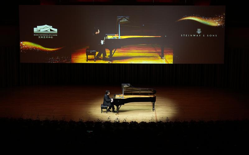 郎朗领衔“艺术第二现场”首场演出，技术联动副中间两处横蛮地标 — 新京报