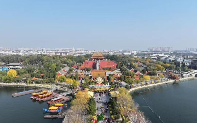 夜骑去开封，无妨停一停