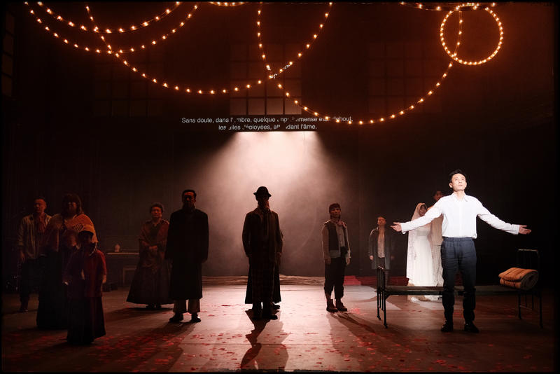 中文版话剧《凄凉天下》在法国国家国夷易近剧场演出 — 新京报