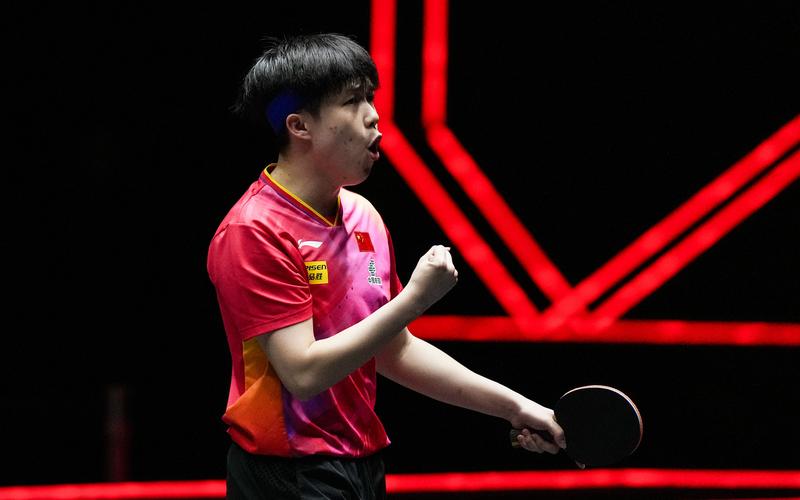 杂念少了敢拼了，那个熟习的王楚钦逐渐归来了 — 新京报