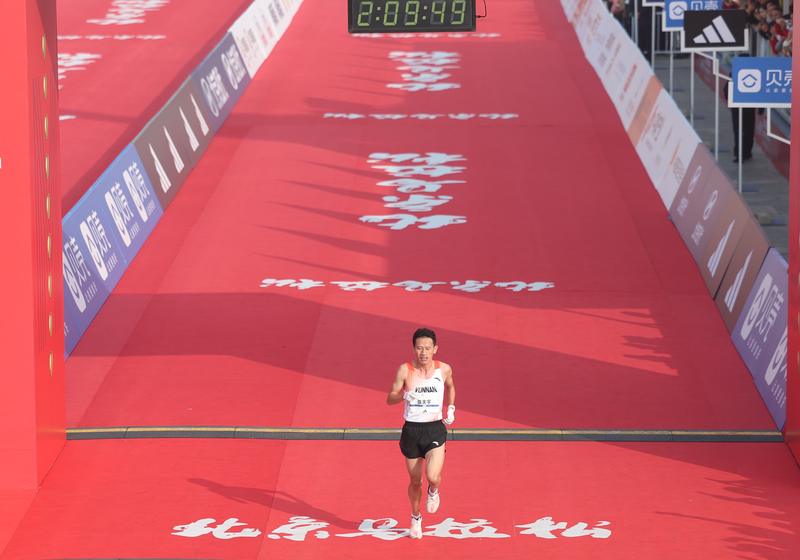 卫冕北马国内女子组冠军，陈天宇在福地又有突破 — 新京报