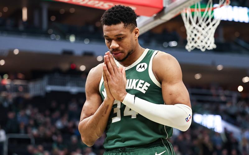 雄鹿6连败NBA东部垫底，字母哥要走了？ — 新京报