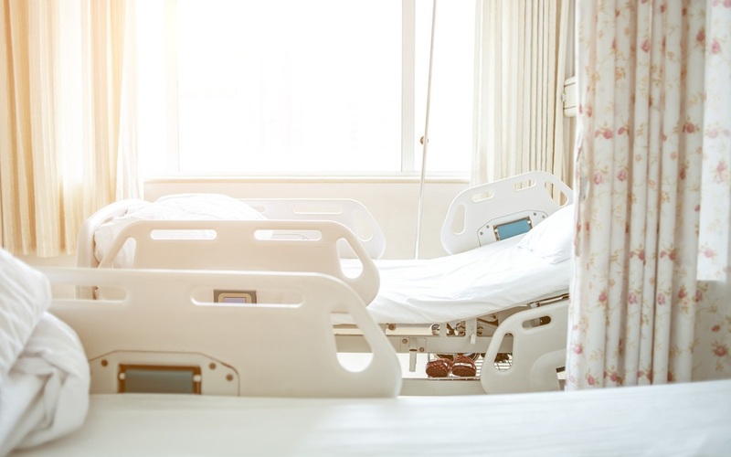 “哪里有床住哪里”，缓解住院难好措施