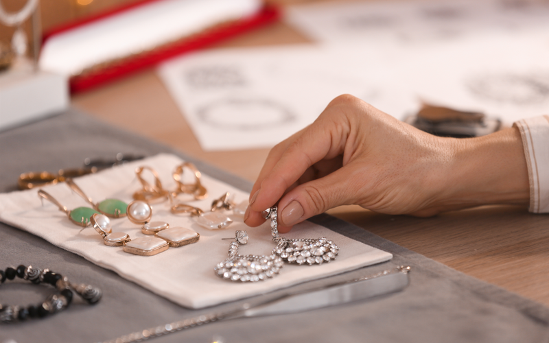 多少十元可定制的珠宝判断书，注了多少多水份？