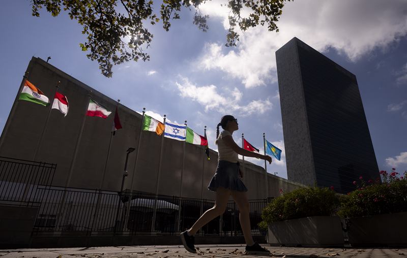 网红涌向散漫国“散会”，虚伪精英人设确定翻车