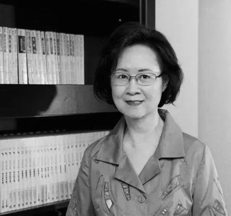 琼瑶离世：火花燃尽，翩然回去