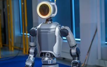 “顶流”液压阿特拉斯退役 人形机器人产业走向低成本全电动路线