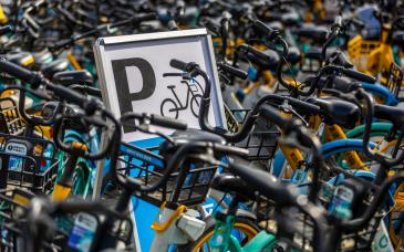 共享单车划线停车区，不能让骑行者“对不上”| 新京报快评