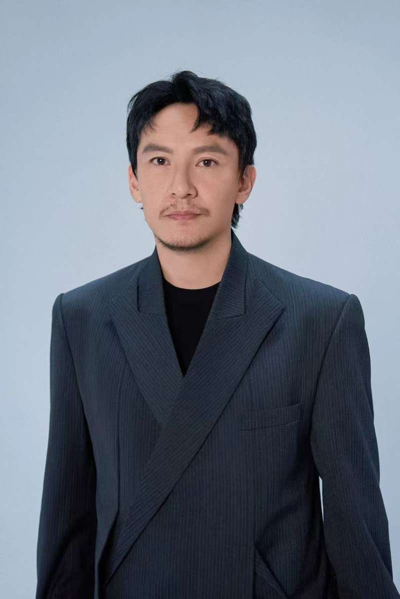 初次演话剧，张震喜爱舞台饰演的“留白”｜专访 — 新京报