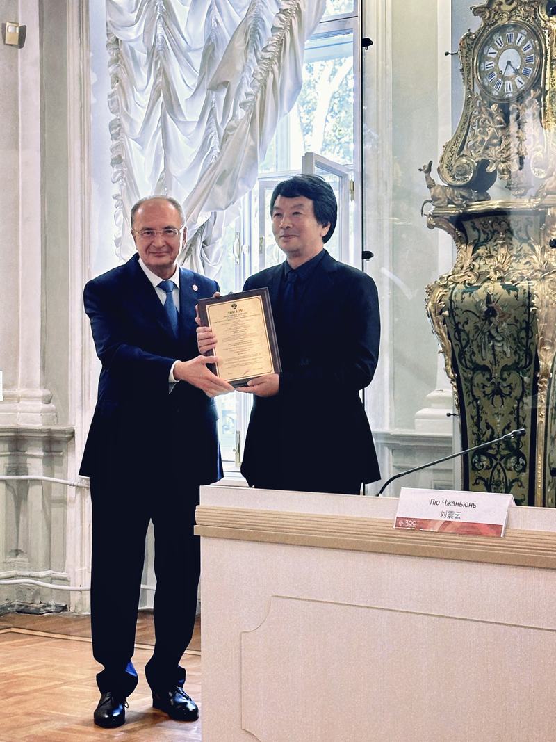 刘震云被圣彼患上堡大学付与声誉博士学位 — 新京报