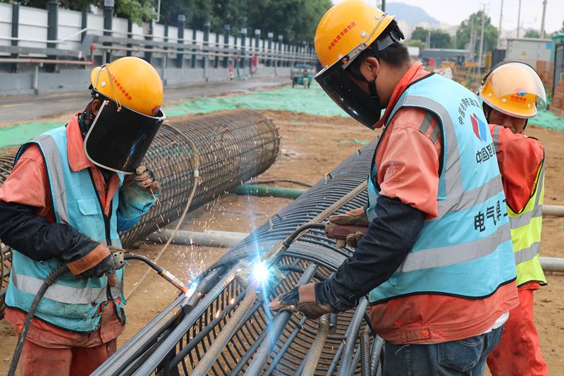 让更多一线劳动者走到聚光灯下