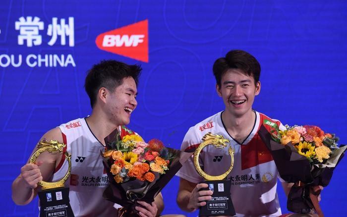 羽毛球国手开幕粉丝群，让体育竞技少些呐喊