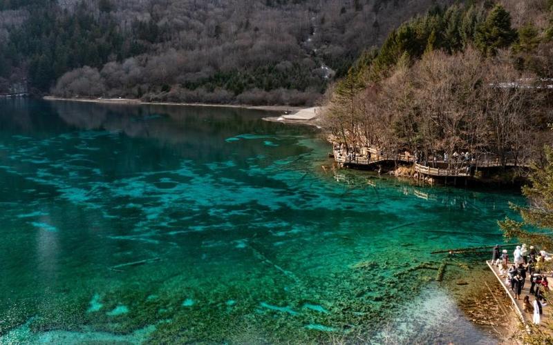 九寨沟景区假银饰陷阱，不能只是曝光一起查处一起