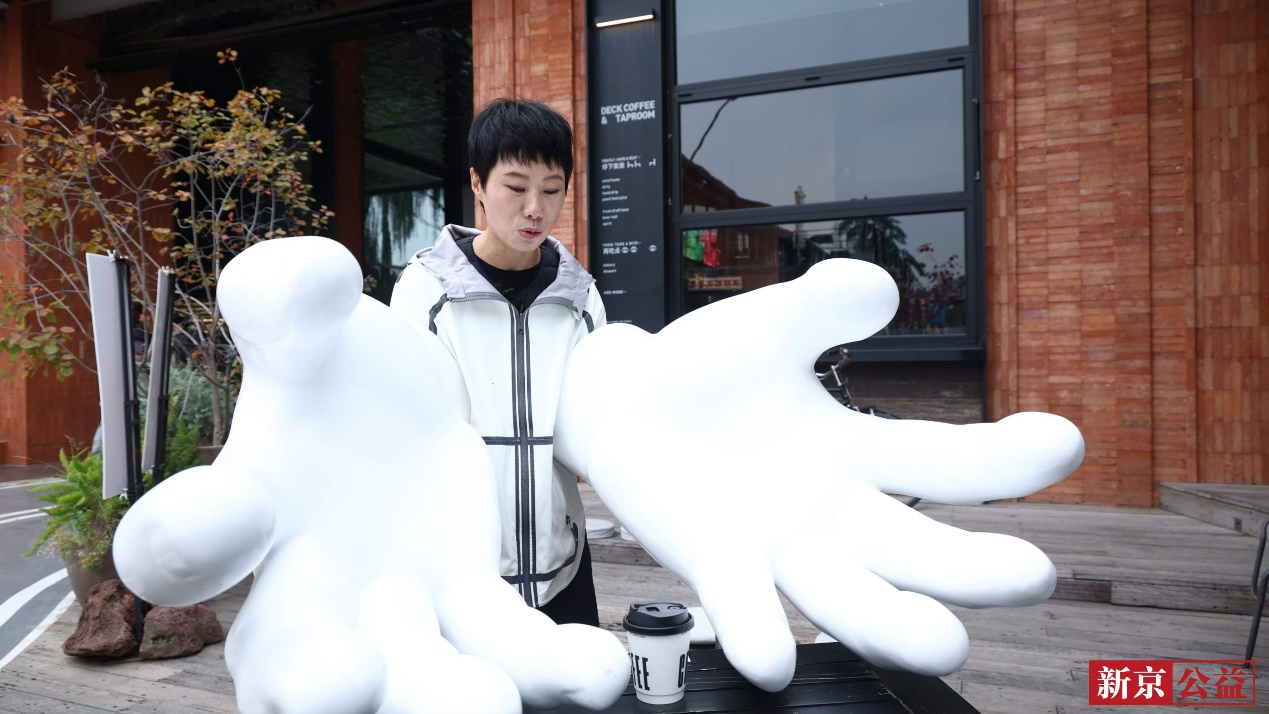 奥运冠军体验“淀粉人”的日常生活！手脚麻木