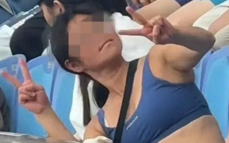 女子酒后扰乱赛场秩序，横蛮不雅赛不容“耍酒疯”