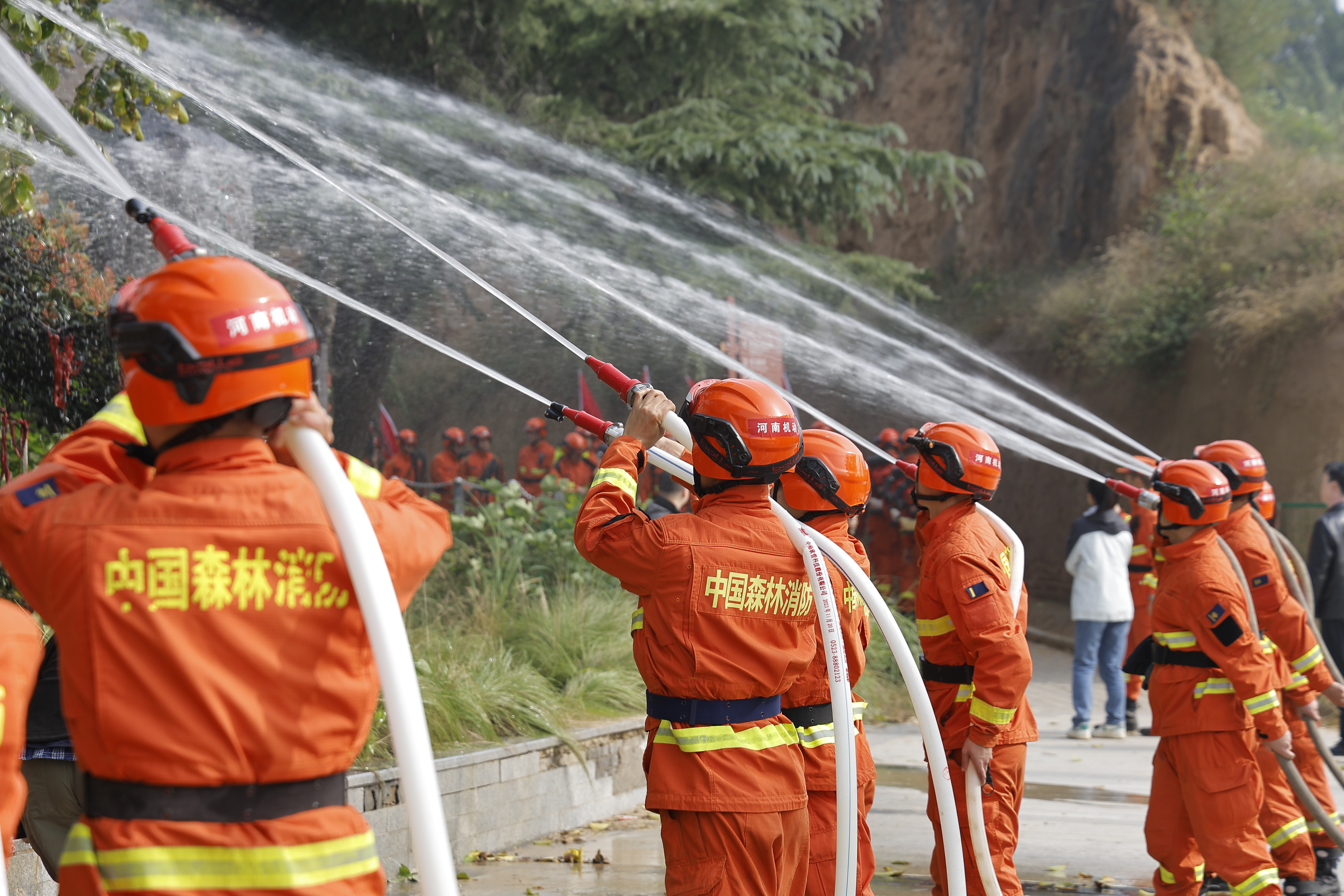 备战森林防火关键期，2025年河南机动队野外训练
