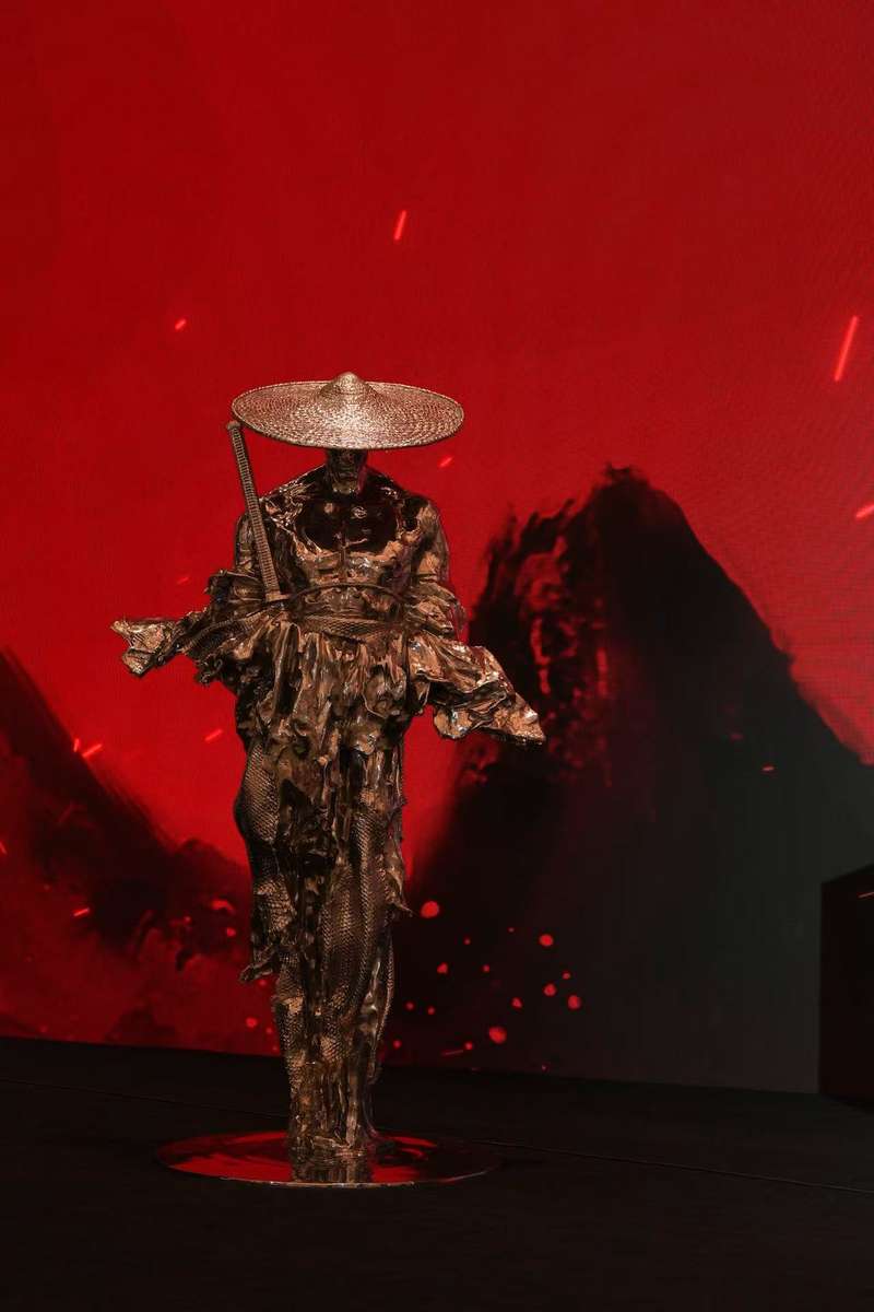 艺术家任哲携“侠义主题”雕塑作品亮相2025金鸡百花片子节 — 新京报