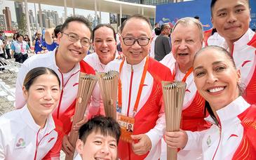 十五運會香港段火炬傳遞舉行，香港賽馬會九位代表參與圣火傳遞