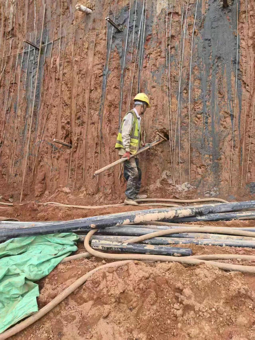 75亿大坝曝墙角，材料需调查到底