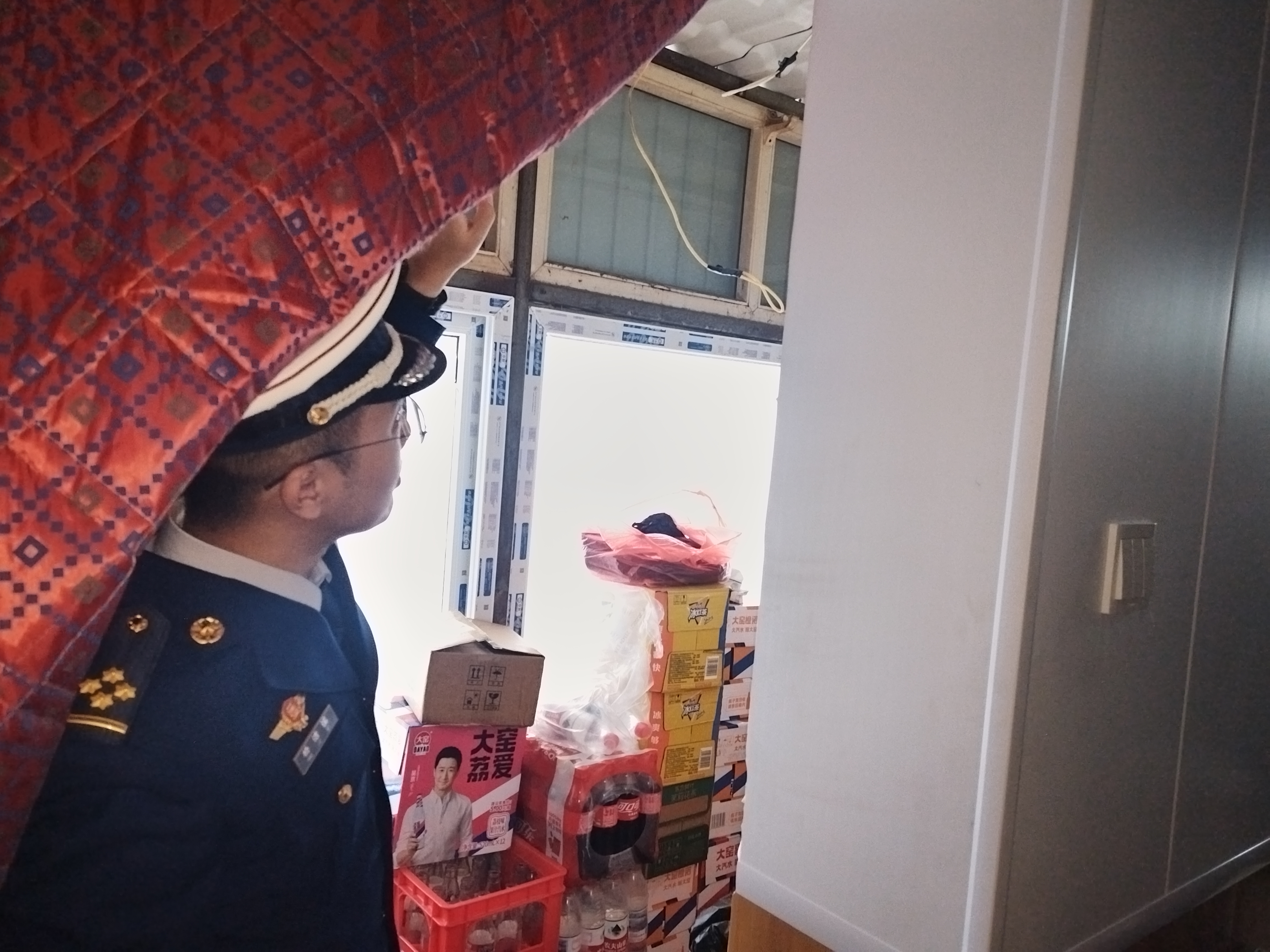 餐厅仓库电线“划痕” 消防部门下令整改 - 新闻