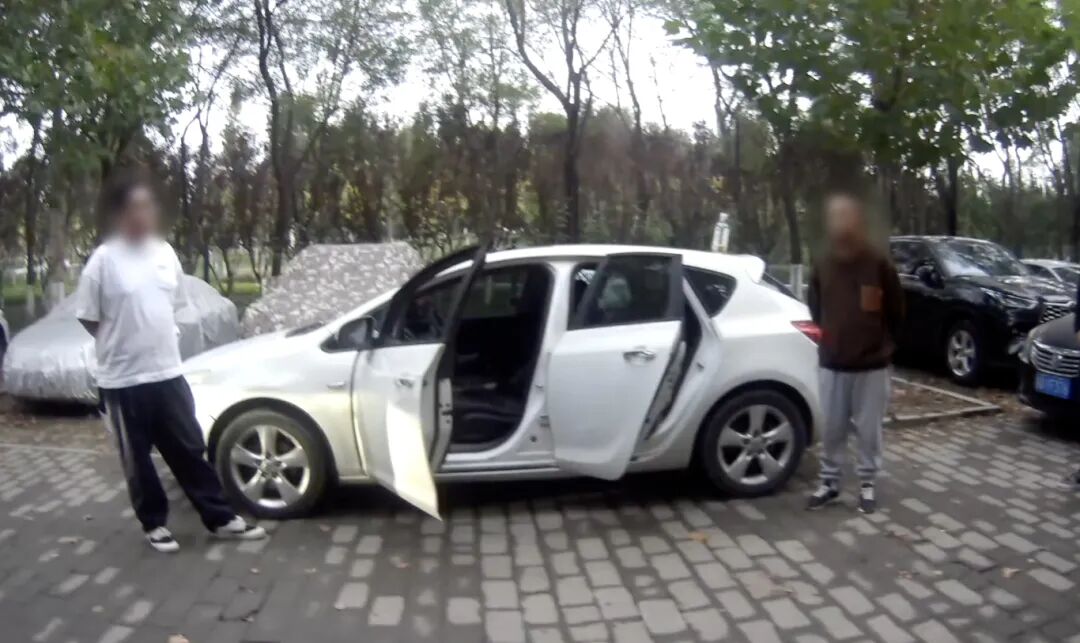 线上诈骗线下交易，“投资资金”被放入防撞桶