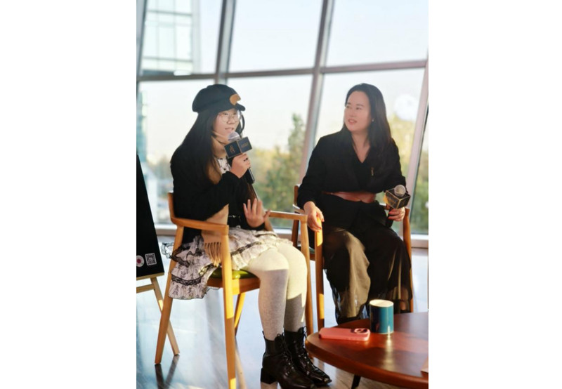 “向光动身”：《我心黝黑》新书分享会举行 — 新京报