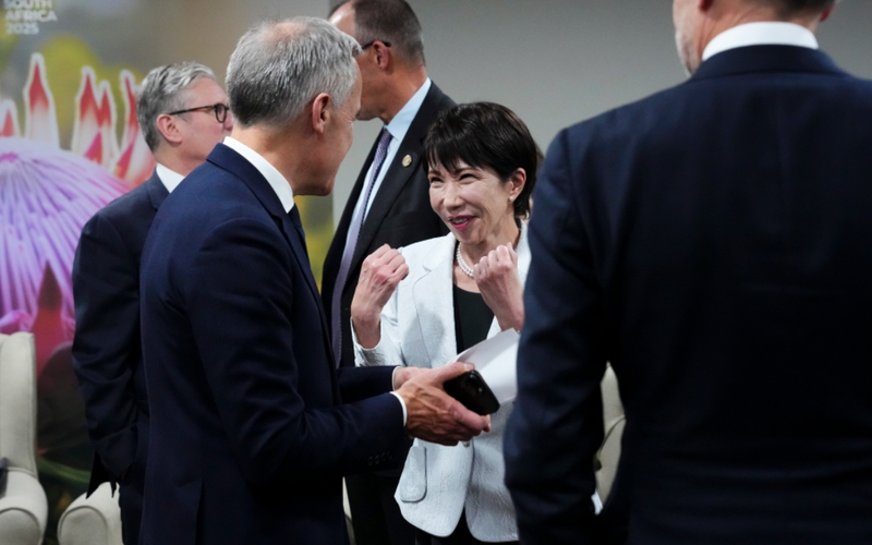 在G20上，高市早苗自动饰演却不如一把椅子火