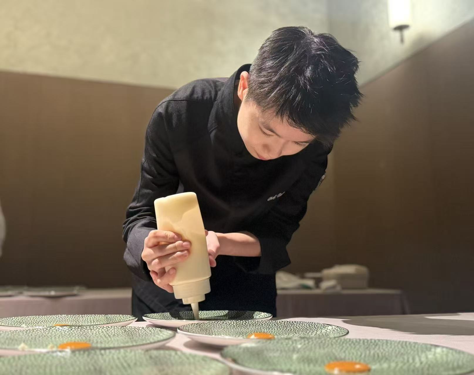 女厨师曲玉玉：穿透厨房墙壁-新京报