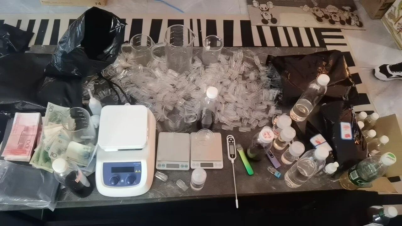 沉阳警方破获一起制造、运输、销售毒品及毒品