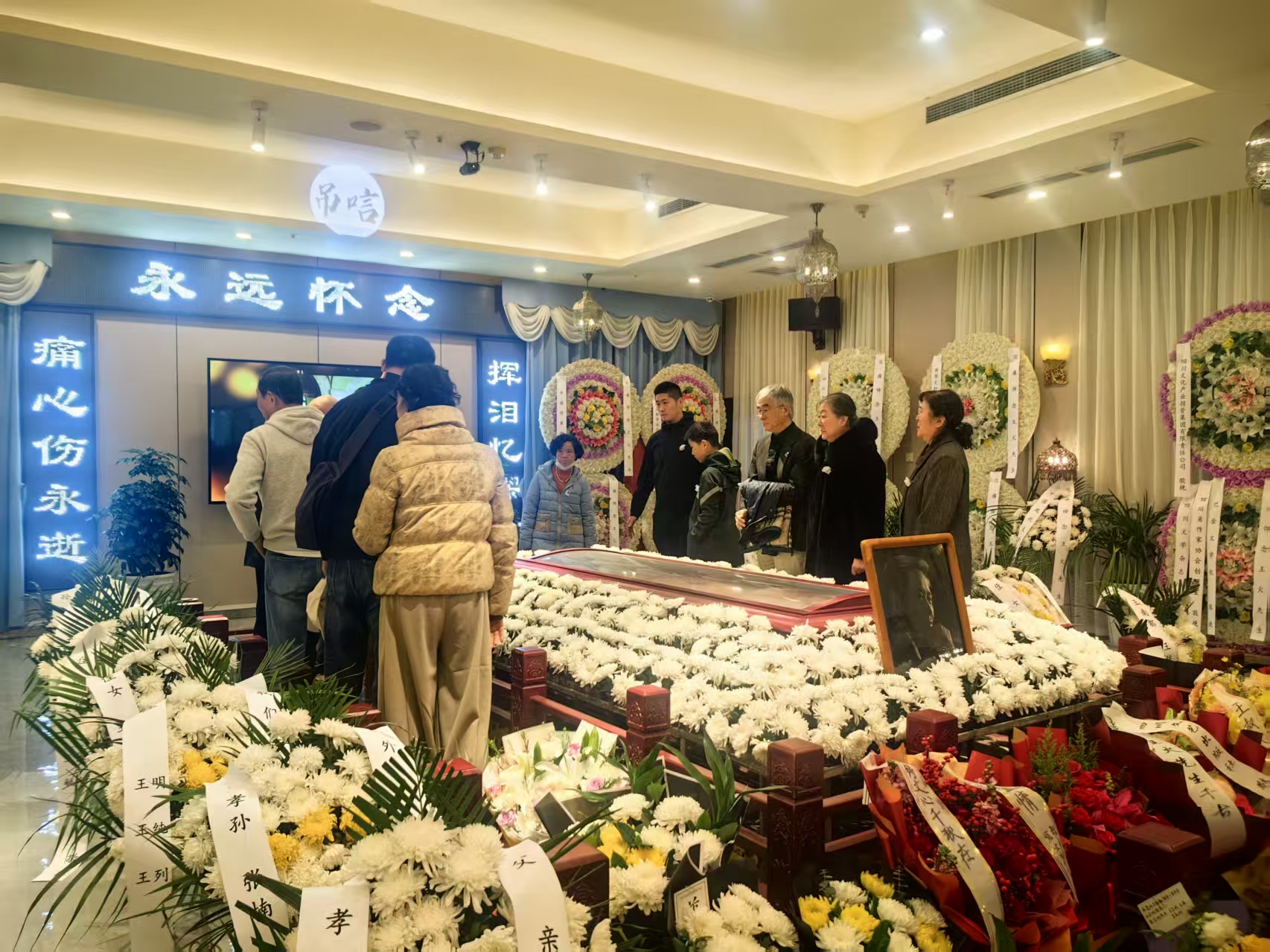 逝者｜南京大屠杀最早报道者王火：照亮历史的“火”，始终亮着