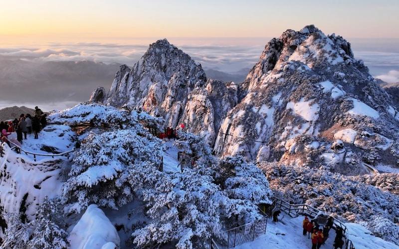 黄山“山道变滑梯”，雪天应急不能“慢半拍”