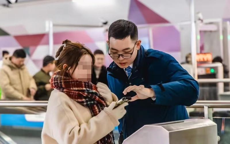 一座都市的温情，蕴藏在地铁效率的细节里